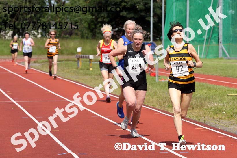 Womens 800 metres, 2019 NEMA Track and Field Champs, Monkton. Photo:  David T. Hewitson/Sports for All Pics